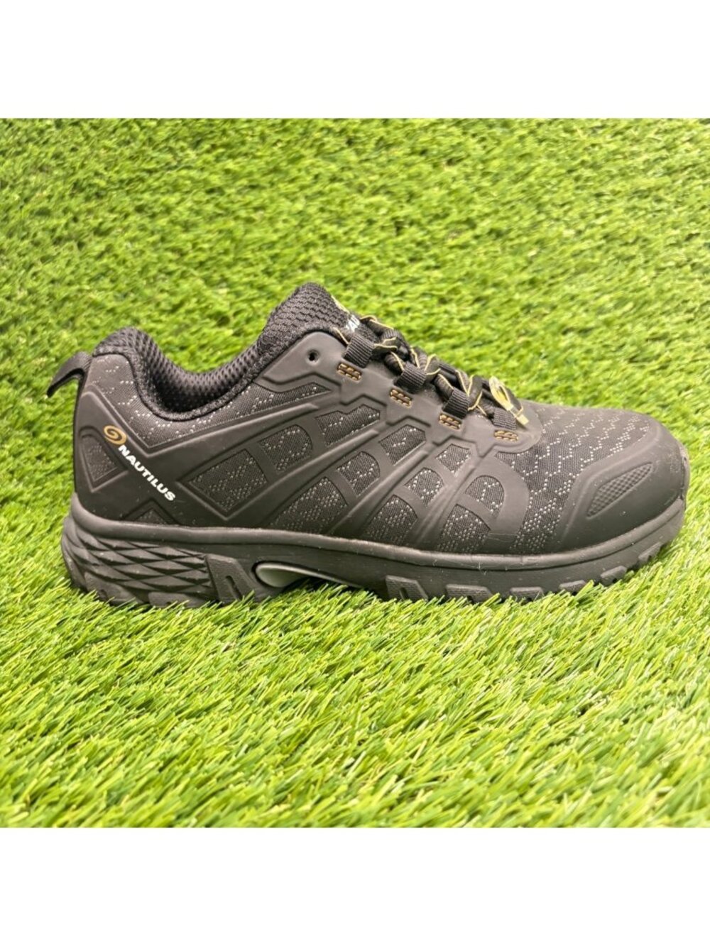 Nautilus Stratus Womens Size 9D Black White Composite Toe Safety Work Shoes